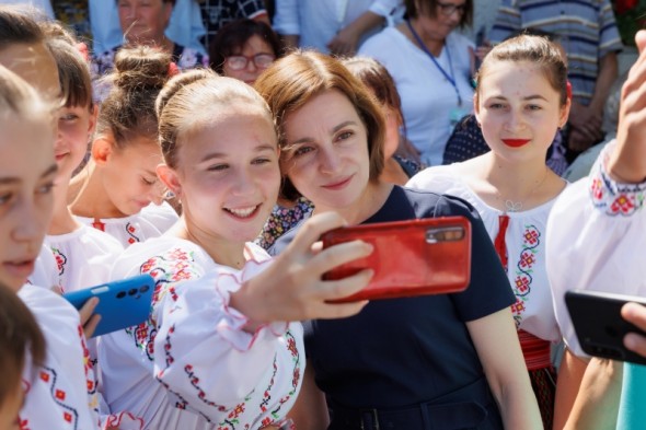 Maia Sandu a discutat cu oamenii din Bilicenii Vechi despre dezvoltarea locală